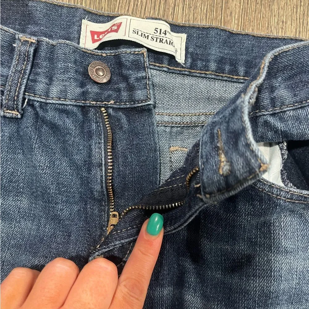 Levis details mid